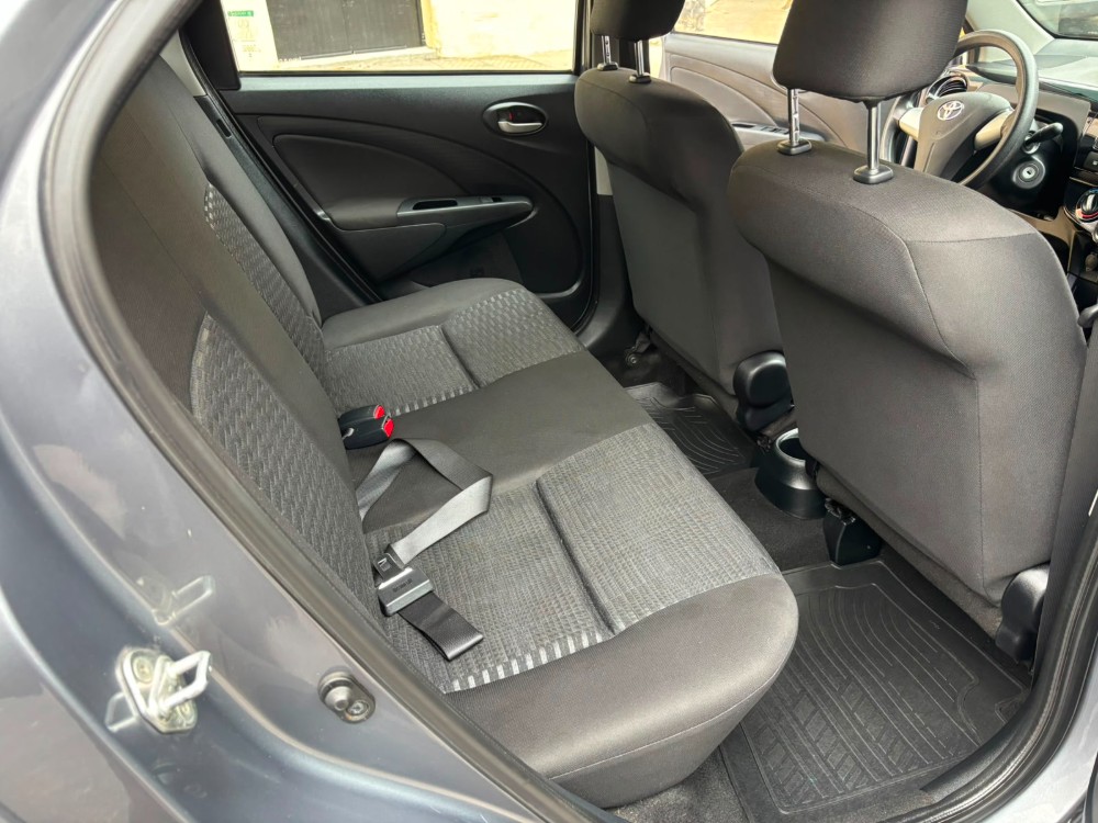 Toyota Etios 1.5 sedan Xs — foto 8